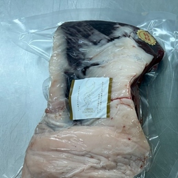 捕獲時ストレスを極限に抑えたネックショット【超希少】獲れるのは1年で1ヵ月程度脂多夏鹿肉　外モモ