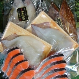 【送料込価格】三陸産鯖みりん2枚、柳かれい2枚、秋鮭8切れ、いか一夜干し2尾セット