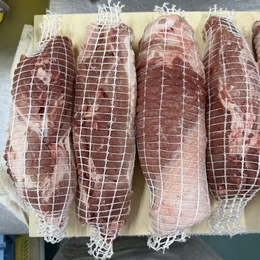 1ヶ月4,000kg以上のご注文をいただいている国産豚うでチャーシュー!!