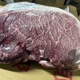 りんご和牛信州牛ウチモモ　ローストビーフや焼肉に!!