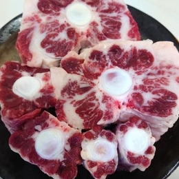  数量限定　国産牛テールカット 通常2100円/1kg→　1650円