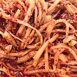 トラジキムチ1kg　(桔梗の根のキムチ)