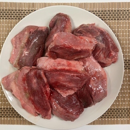 国産牛アゴ肉　ハギシ　皮剥き　1kg